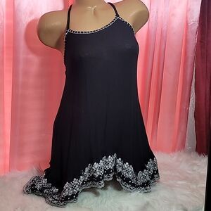 1646  PARADISE USA Black Embroidered Top Tank Size Small